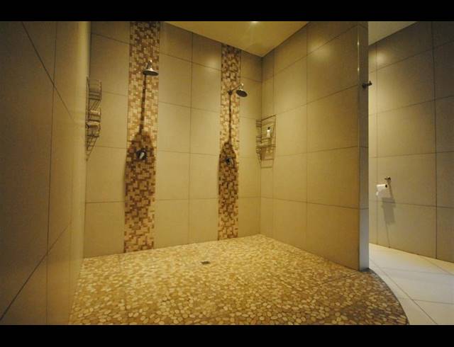 6 BEDROOM PROPERTY TO RENT IN MIDSTREAM ESTATE